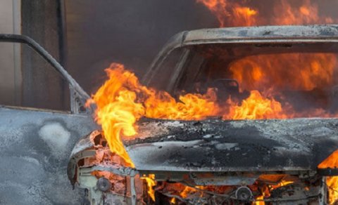 DSMF şöbəsinin qarşısında yandırılan maşın kimin olub?