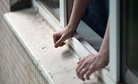 Bakıda 17 yaşlı qız 9-cu mərtəbədən yıxılaraq ÖLDÜ