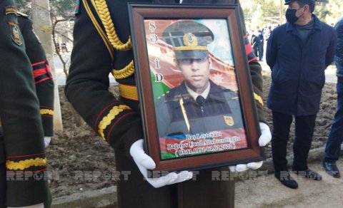 Kəlbəcərdə şəhid olan zabitin nəşi ailəsinə təhvil verildi - FOTOLAR