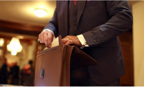 Yeni yüksək vəzifə verilən məmura ağır itki