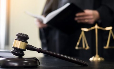 Rektorun müşavirini və komendantı bıçaqlayan şəxsə HÖKM OXUNDU