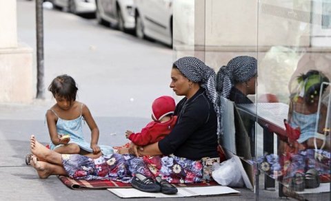 Bakıda uşaqların satdığı salfetlərin içərisində narkotik olması ilə bağlı DİN hərəkətə keçdi - YENİLƏNİB/FOTO