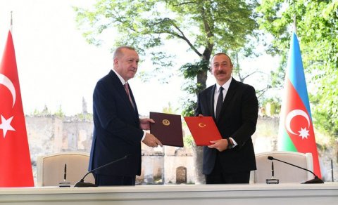 Prezident Şuşa Bəyannaməsini təsdiqlədi