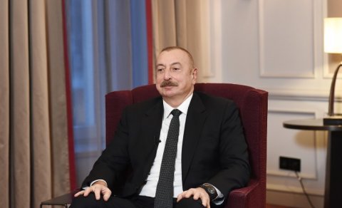 Prezident idmançıya ev verdi - FOTO