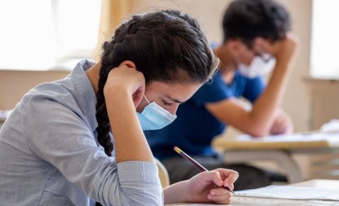 DİM tam orta təhsil səviyyəsi üzrə buraxılış imtahanı keçirdi