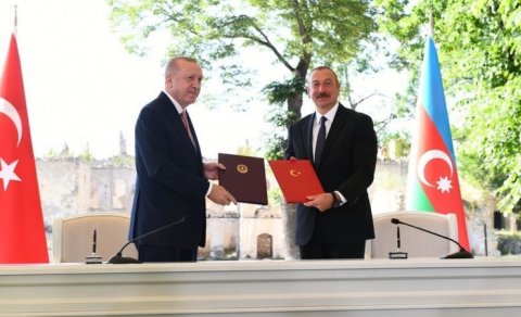 Ərdoğan Şuşa Bəyannaməsinin təsdiq edilməsi barədə qərar imzaladı