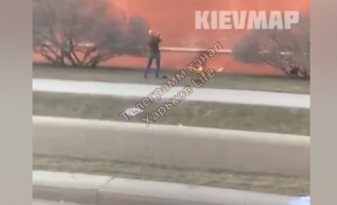 Kremlin divarına “Molotov kokteyli” atıldı (VİDEO)