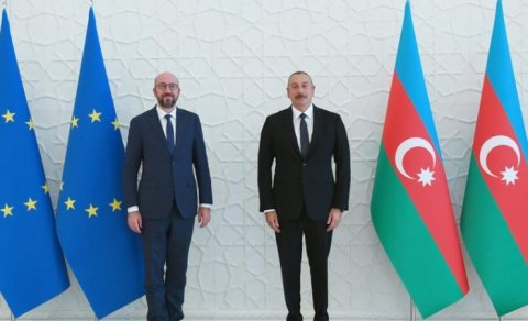 Prezident Şarl Mişeli təbrik ETDİ