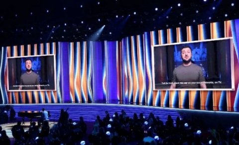 Zelenski Qremmi mükafatlandırma mərasimində çıxış etdi