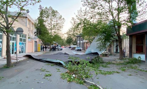 Bərdədə külək dağıntılara səbəb oldu, yaralılar var - FOTOLAR