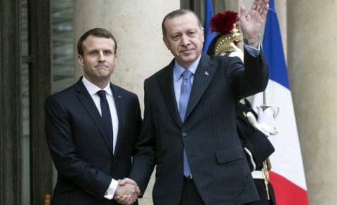 Ərdoğan Makronla danışdı