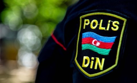 Azərbaycanda polis ehtiyatsızlıqdan özünü güllələyərək öldürdü