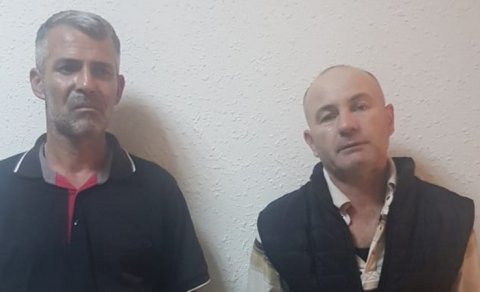 Xəzər dənizinə şübhəli əşyalar atan iki nəfər ələ keçdi - FOTO