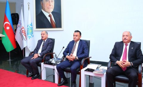 “Müasir Azərbaycan tibb tarixində Heydər Əliyev faktoru” adlı panel diskussiyası keçirildi