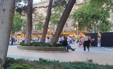 Bakıda “şir kükrəməsi” sakinlərin marağına səbəb olub - FOTO