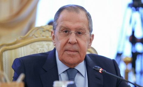 Lavrov Şəhidlər xiyabanında Azərbaycanın qəhrəman övladlarının xatirəsini anıb