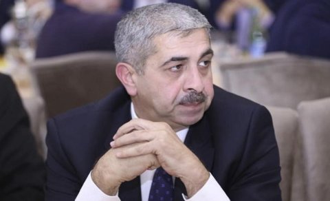 Bakıda keçmiş deputatdan 33 manat çaypulu aldılar