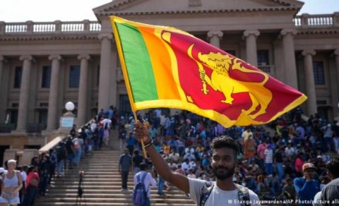 Şri-Lanka prezidenti ölkədən qaçdı