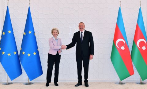 İlham Əliyev və Ursula von der Leyen mətbuata bəyanatlarla çıxış etdi