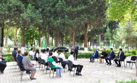 Ağstafada yüksək bal toplayan abituriyentlərlə görüş keçirildi - FOTOLAR