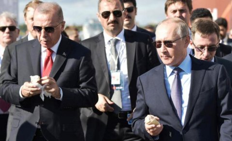 Putin Ərdoğanın sözçüsünü belə təqlid etdi - VİDEO