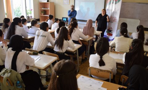 Bakıda məktəbli qızlar üçün unikal layihə həyata keçirilib