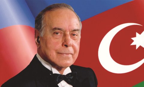 Heydər Əliyevin anım günüdür