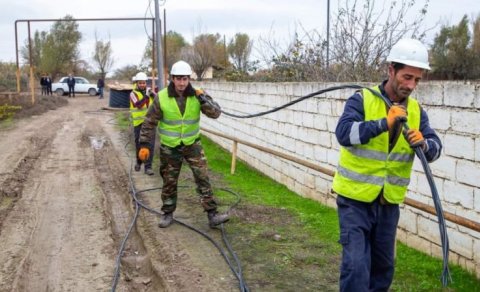 Salyan Rayonunun yaşayış məntqələrində elektrik şəbəkəsi tam yenilənir – FOTOLAR