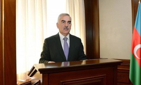 Vasif Talıbovun şəkilləri Naxçıvandan yığışdırıldı