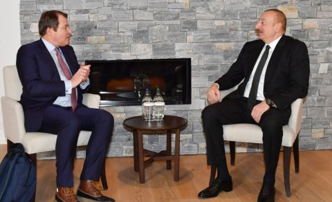 İlham Əliyev Davosda AYİB-in birinci vitse-prezidenti ilə görüşdü