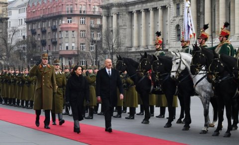 Budapeştdə İlham Əliyevin rəsmi qarşılanma mərasimi olub - FOTOLAR