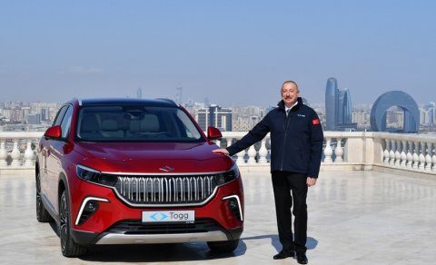 Türkiyənin ilk yerli elektromobili “Togg” İlham Əliyevə təqdim olunub