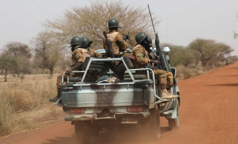 Burkina Fasoda silahlılar 40-dan çox adamı öldürüb