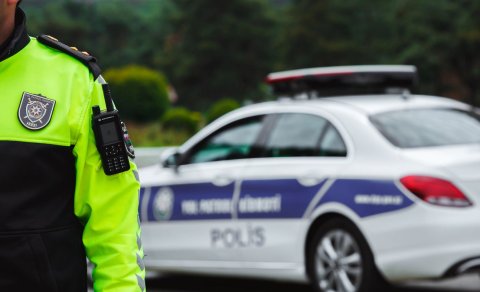 u200bDYP yolun hərəkət hissəsində dayanan avtomobillərin sürücülərinə müraciət edib