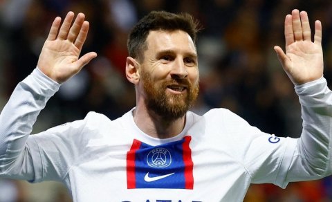 Lionel Messi onu doqquz saat gözləyən azarkeşi evinə qonaq edib