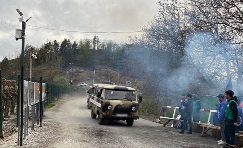 Şuşada yaralanan hərbçilərimiz Laçın yolu ilə təxliyə olunub - FOTOLAR