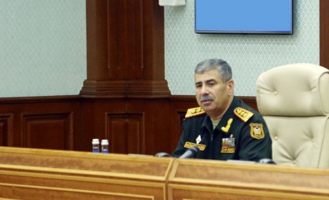 Zakir Həsənov ordu rəhbərliyini topladı