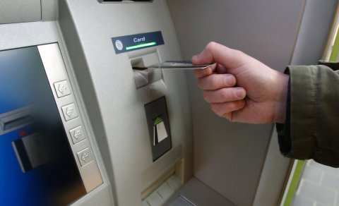 Bankomat çatışmazlığı və pensiyaçılardan tutulan KOMİSSİYA HAQQI - VİDEO