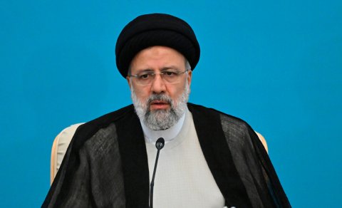 İran prezidenti beynəlxalq ictimaiyyəti dollardan imtina etməyə çağırdı