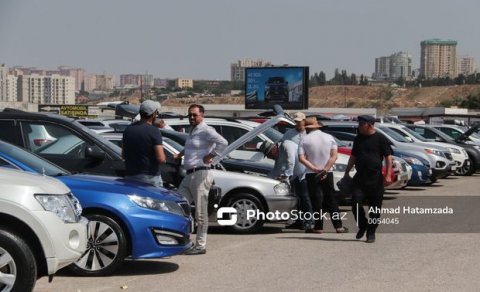 Təklif çox, tələb azdır: Maşın bazarında bahalaşma nə vaxta qədər davam edəcək?