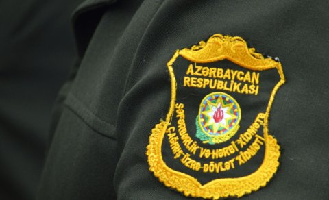 Bir general, 22 polkovnik, 38 polkovnik-leytenant, 14 mayor... - Komisarlıqlar birləşdirilir