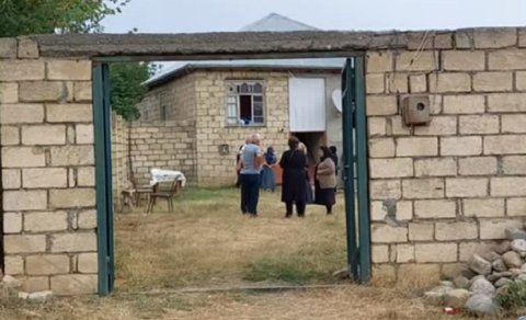 Azərbaycanda dəhşət: Boşanmaq istəyən 24 yaşlı qadın gecə yatarkən öldürüldü - VİDEO