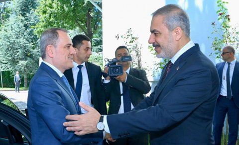 Ceyhun Bayramov Hakan Fidanla görüşü keçirilir - YENİLƏNİB