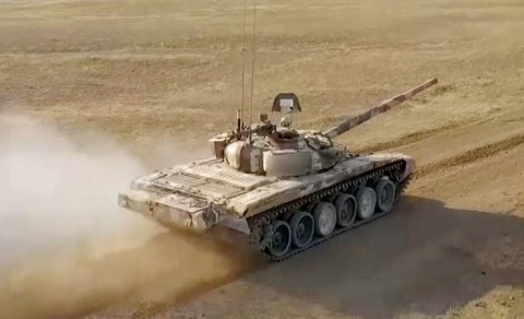 Tank bölmələrində intensiv döyüş hazırlığı məşğələləri keçirilir - VİDEO