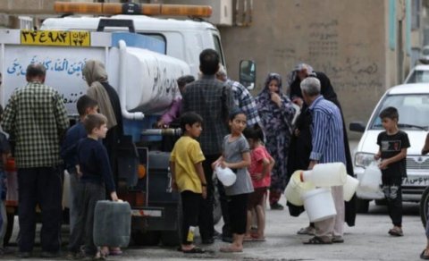 Təbrizdə su qıtlığı: Güneylilər kanistrlə növbə gözləyirlər - FOTO