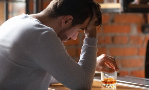 ABŞ alimləri alkoqolizmə qarşı peyvənd yaratdı