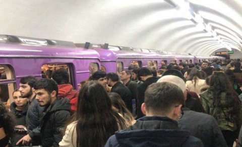 Metropolitendə sıxlıq problemi: Pik saatlarda interval azaldılacaq?