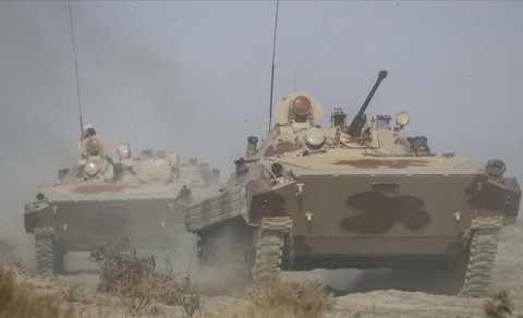 İran İraqla sərhədə qoşun yığır
