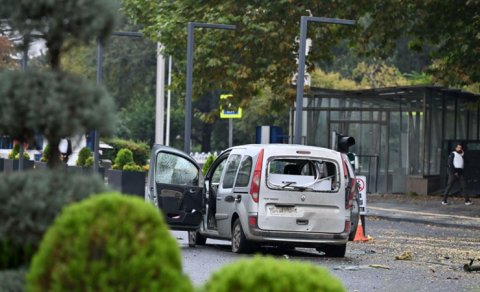 Türkiyə DİN-in binası yaxınlığında bombalı hücum: Ölən və yaralılar var - VİDEO
