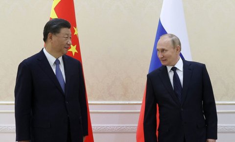 Vladimir Putin Si Szinpinlə görüşdü